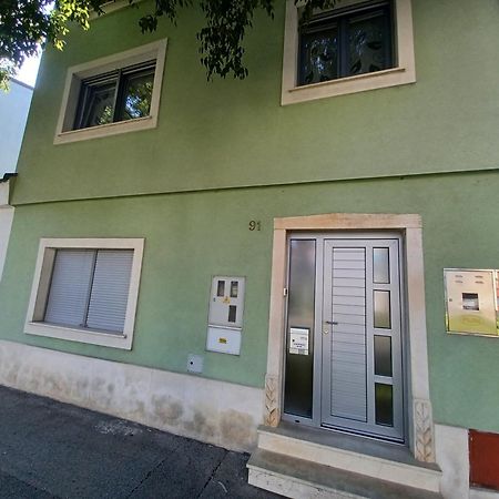 Vile Park Apartments Pula Buitenkant foto